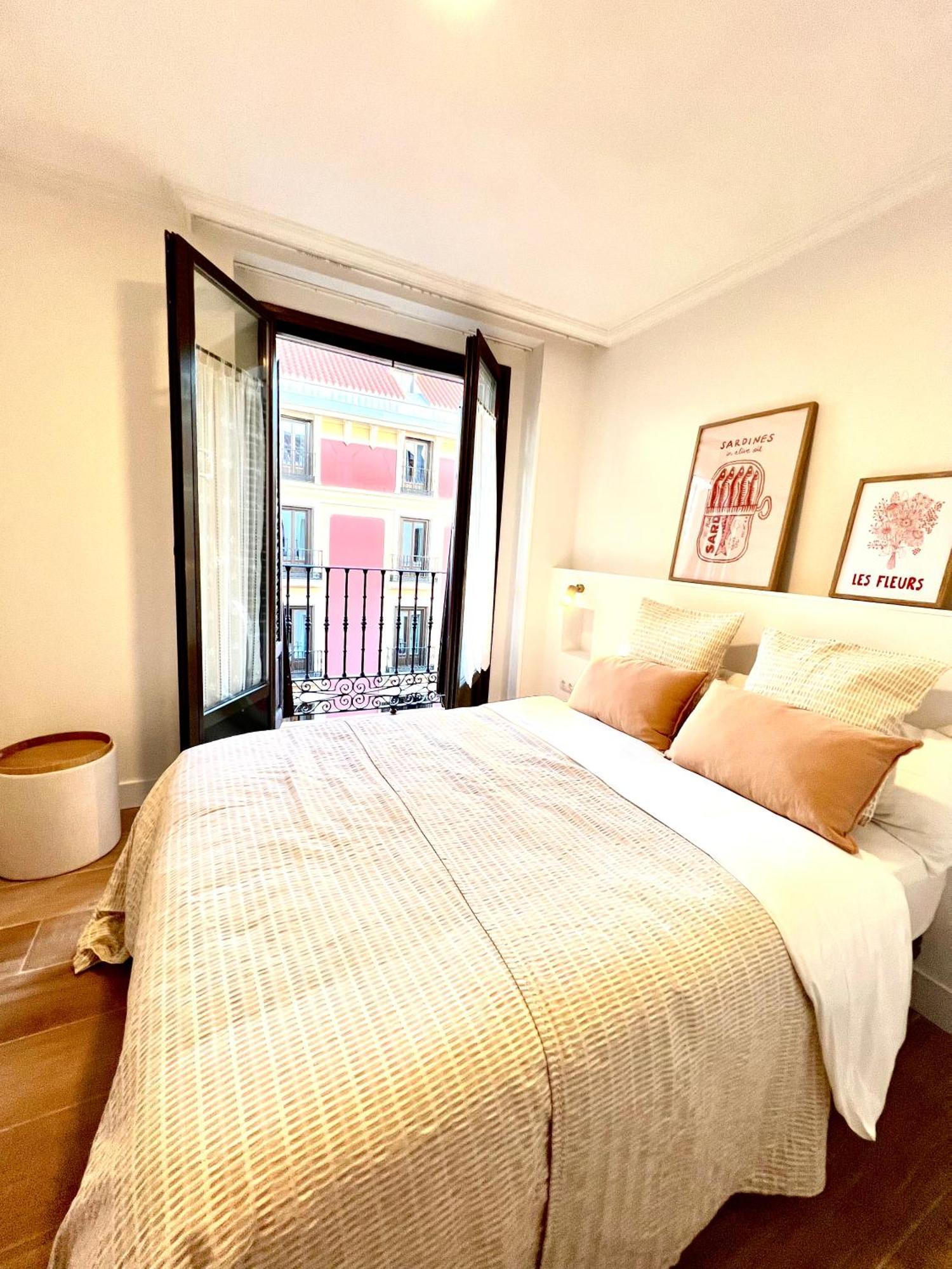 Albergue Miguel Angel Madrid Exterior photo