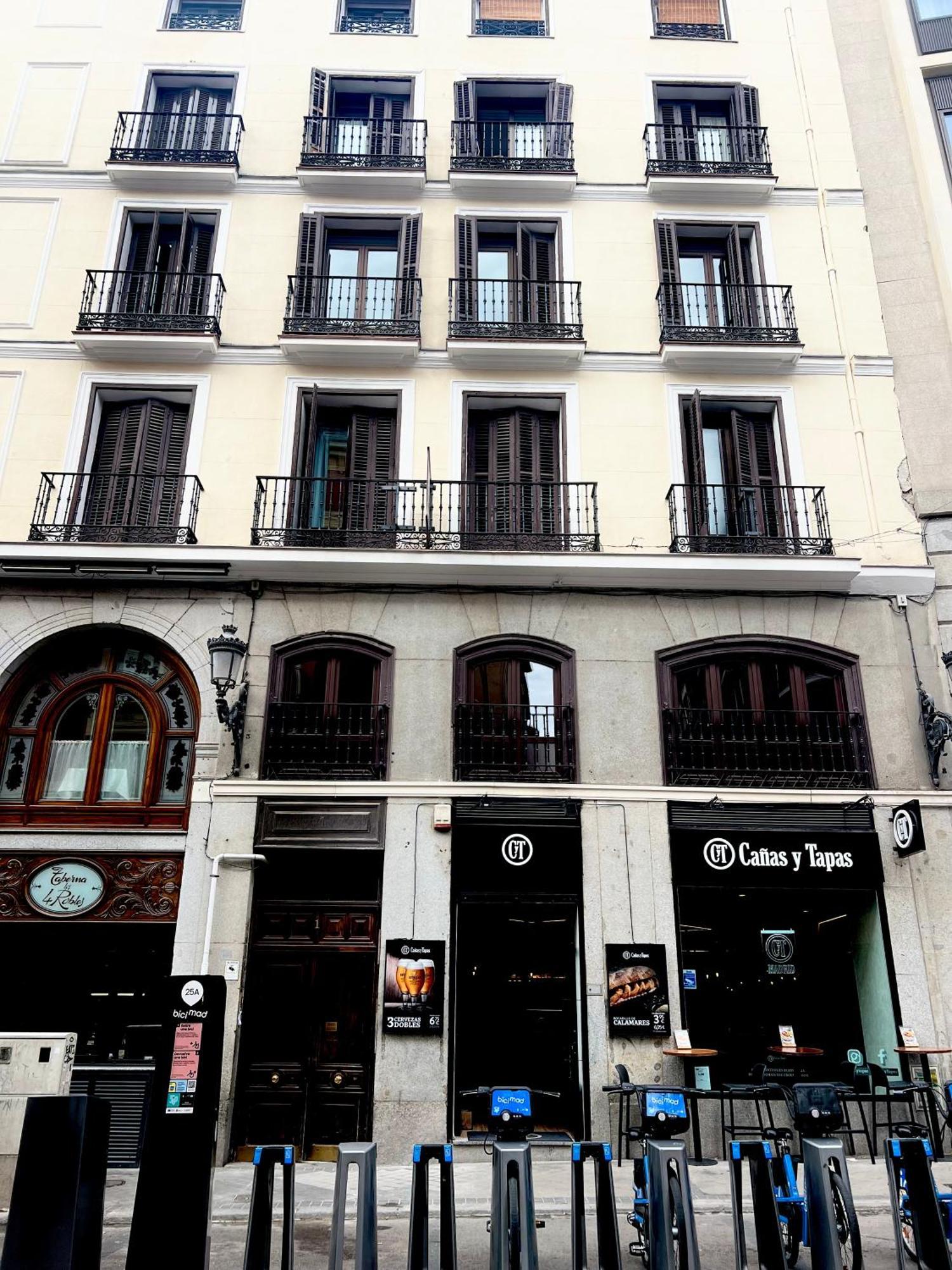 Albergue Miguel Angel Madrid Exterior photo