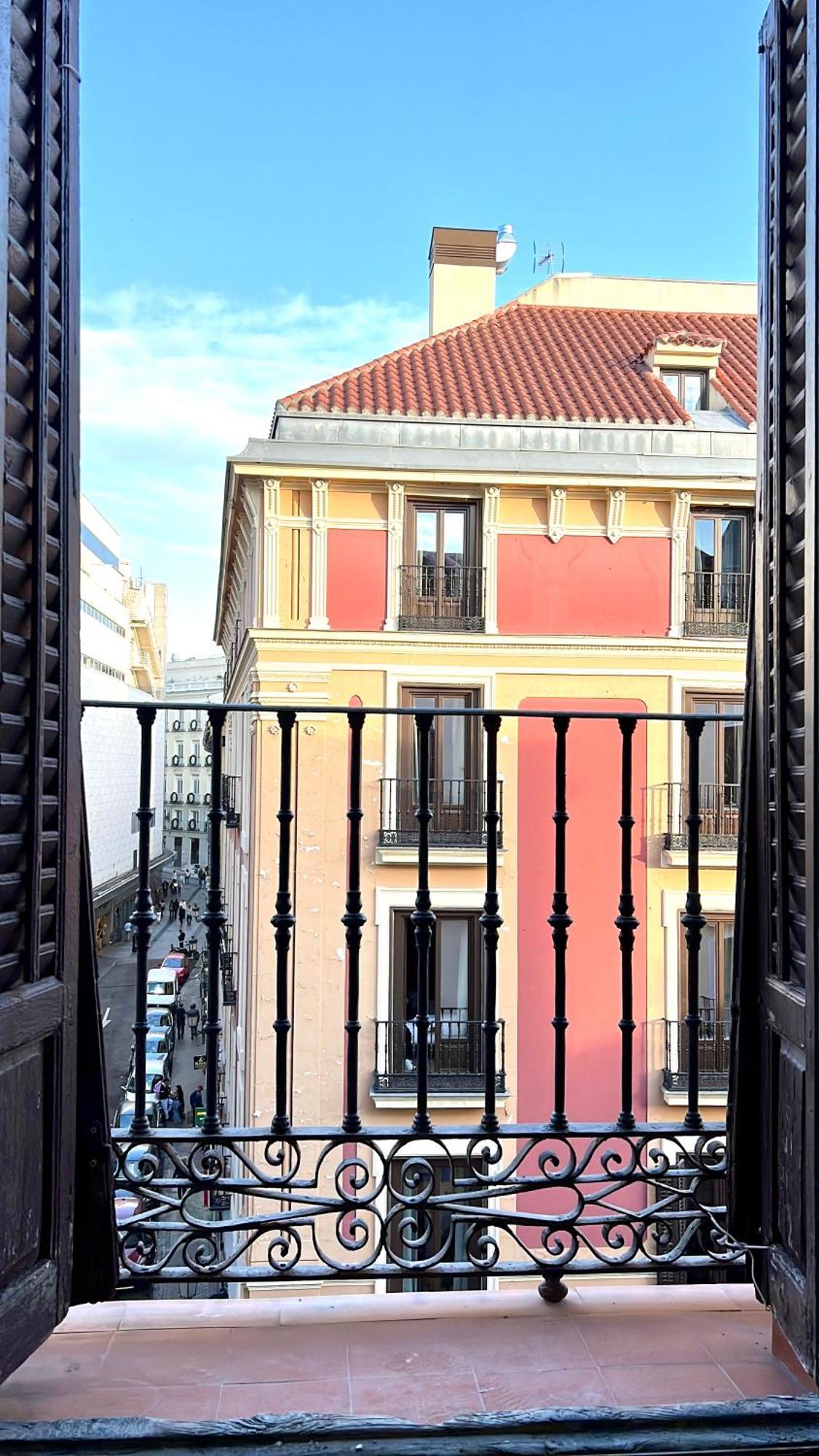 Albergue Miguel Angel Madrid Exterior photo
