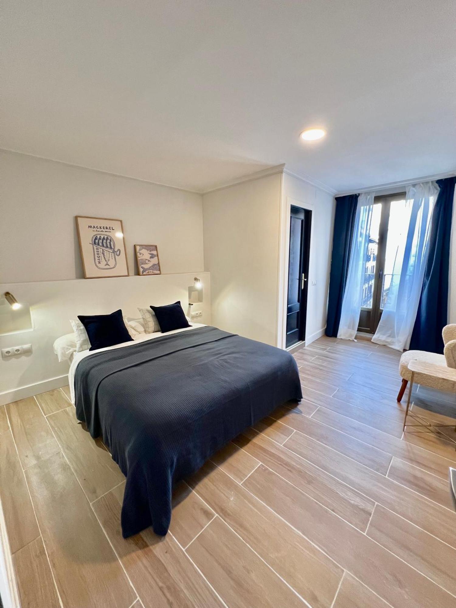Albergue Miguel Angel Madrid Exterior photo